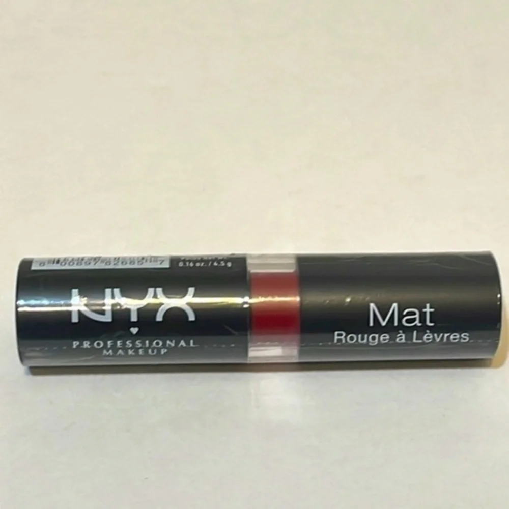 NYX Makeup lipstick Matte Eden MLS27 Sz .16oz